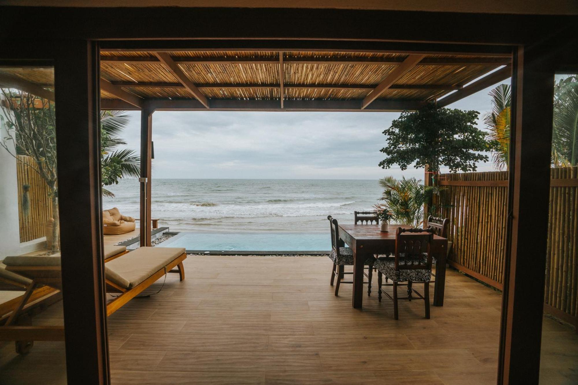 Areeya Beachfront Villas Pranburi Ban Nong Sua  Exterior photo