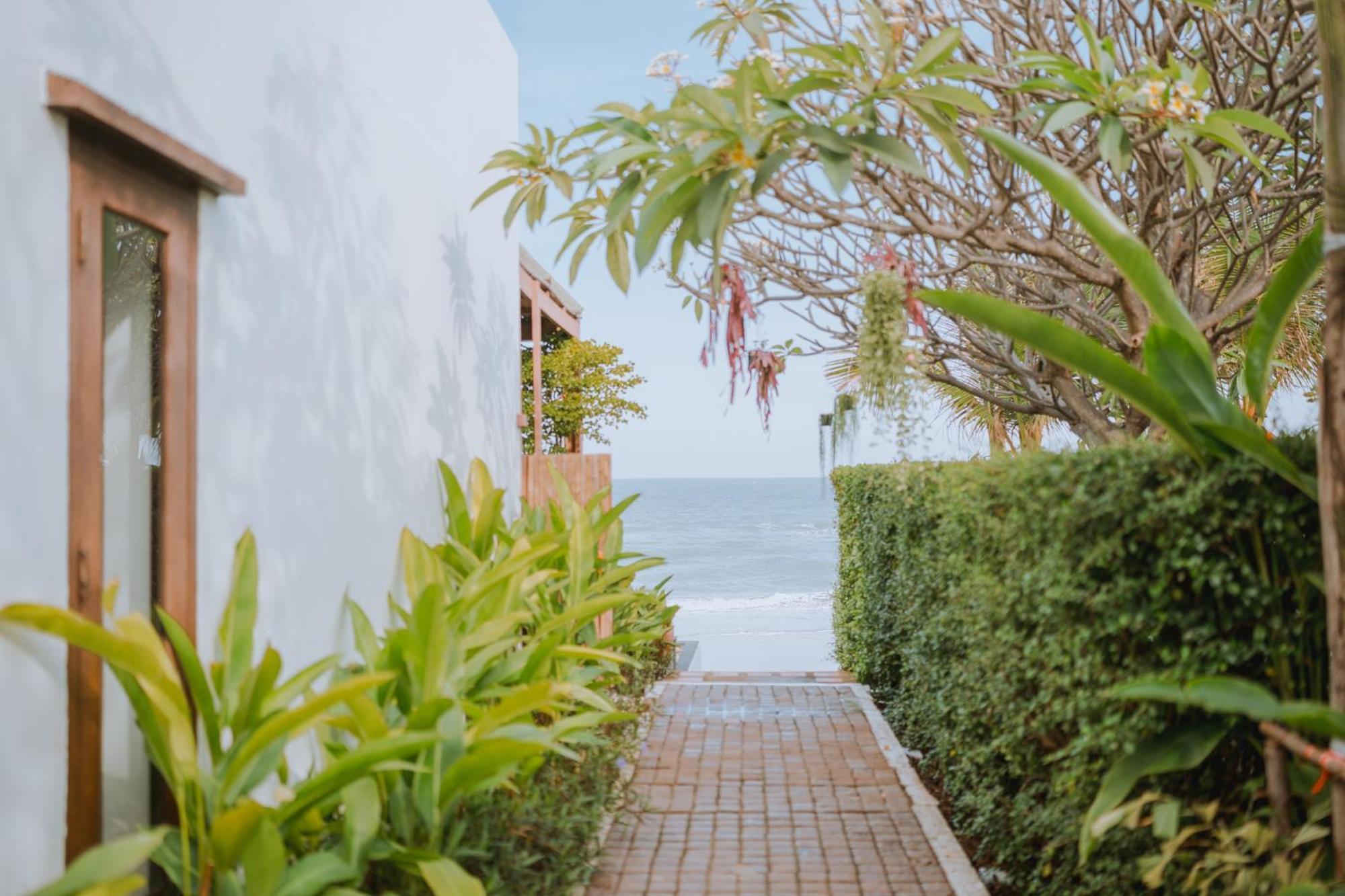 Areeya Beachfront Villas Pranburi Ban Nong Sua  Exterior photo