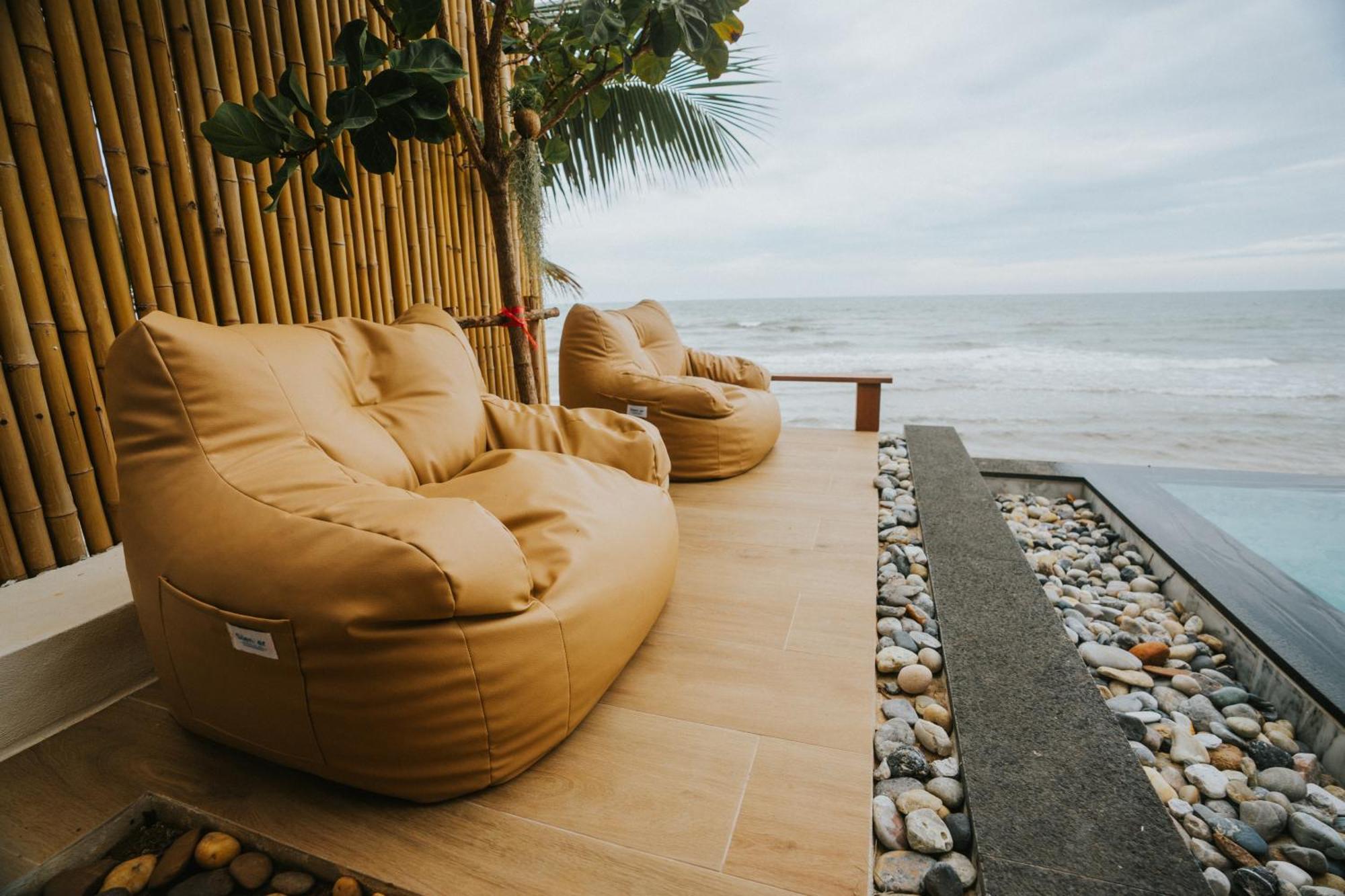 Areeya Beachfront Villas Pranburi Ban Nong Sua  Exterior photo