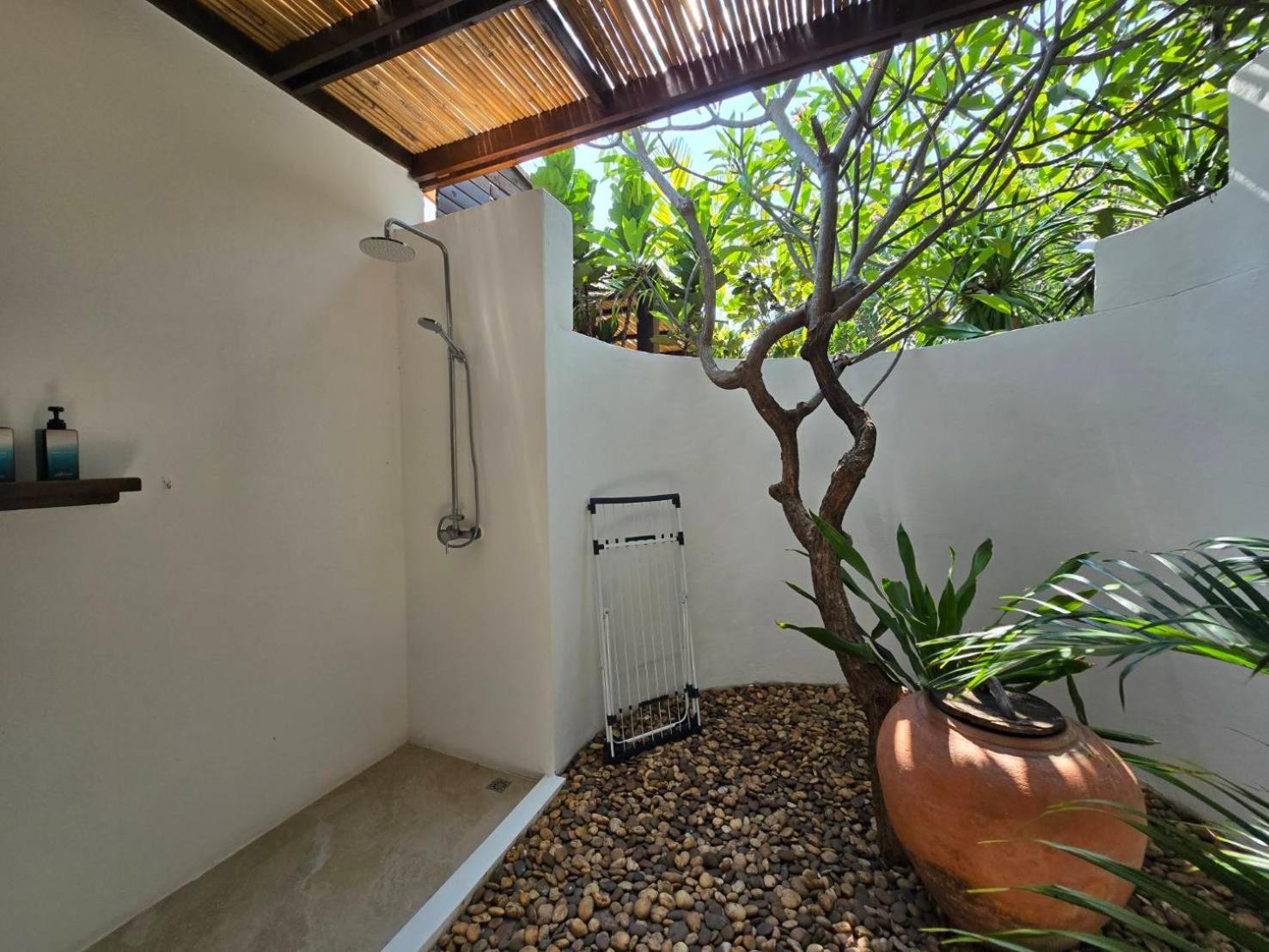 Areeya Beachfront Villas Pranburi Ban Nong Sua  Exterior photo